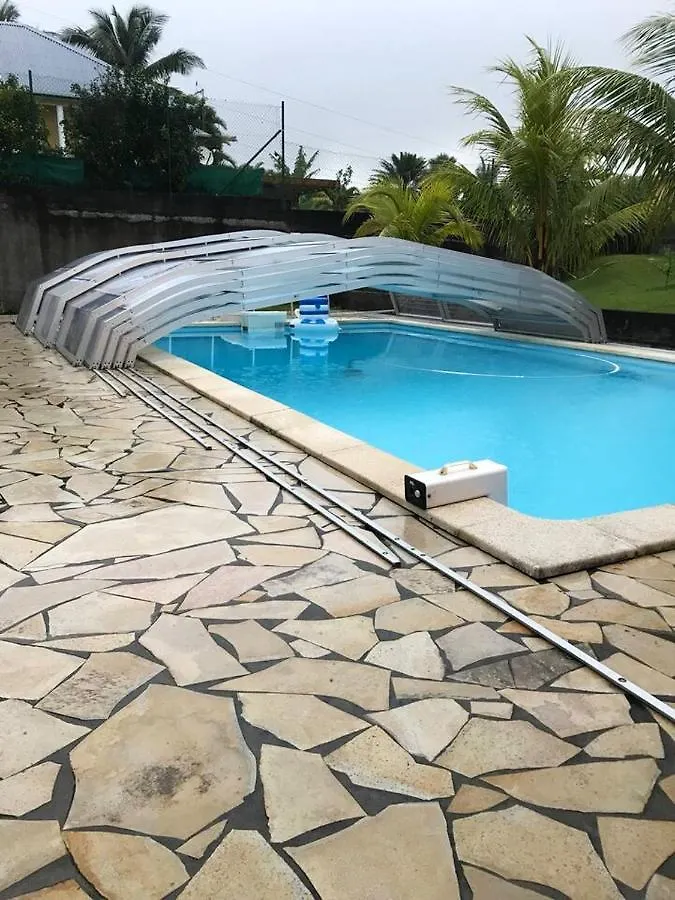 Appartement Confort A Sainte-Rose Avec Piscine Partagee