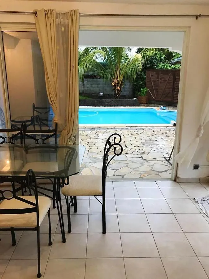 Appartement Confort A Sainte-Rose Avec Piscine Partagee